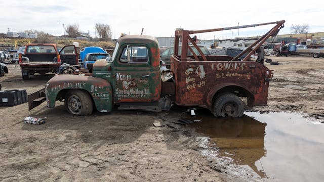 Towing - Final Parking Space: 1952 International L-130 Tow Truck