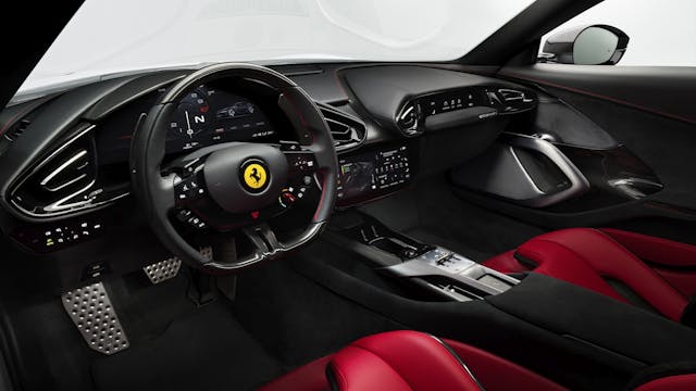 Ferrari V12 Cylindri interior dash