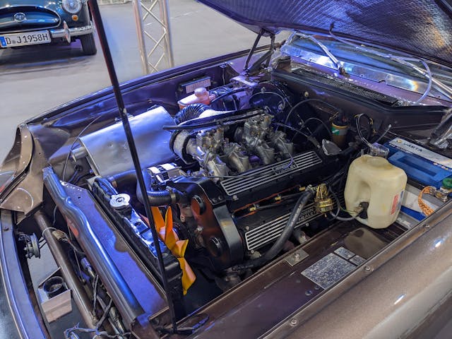 Jensen GT engine