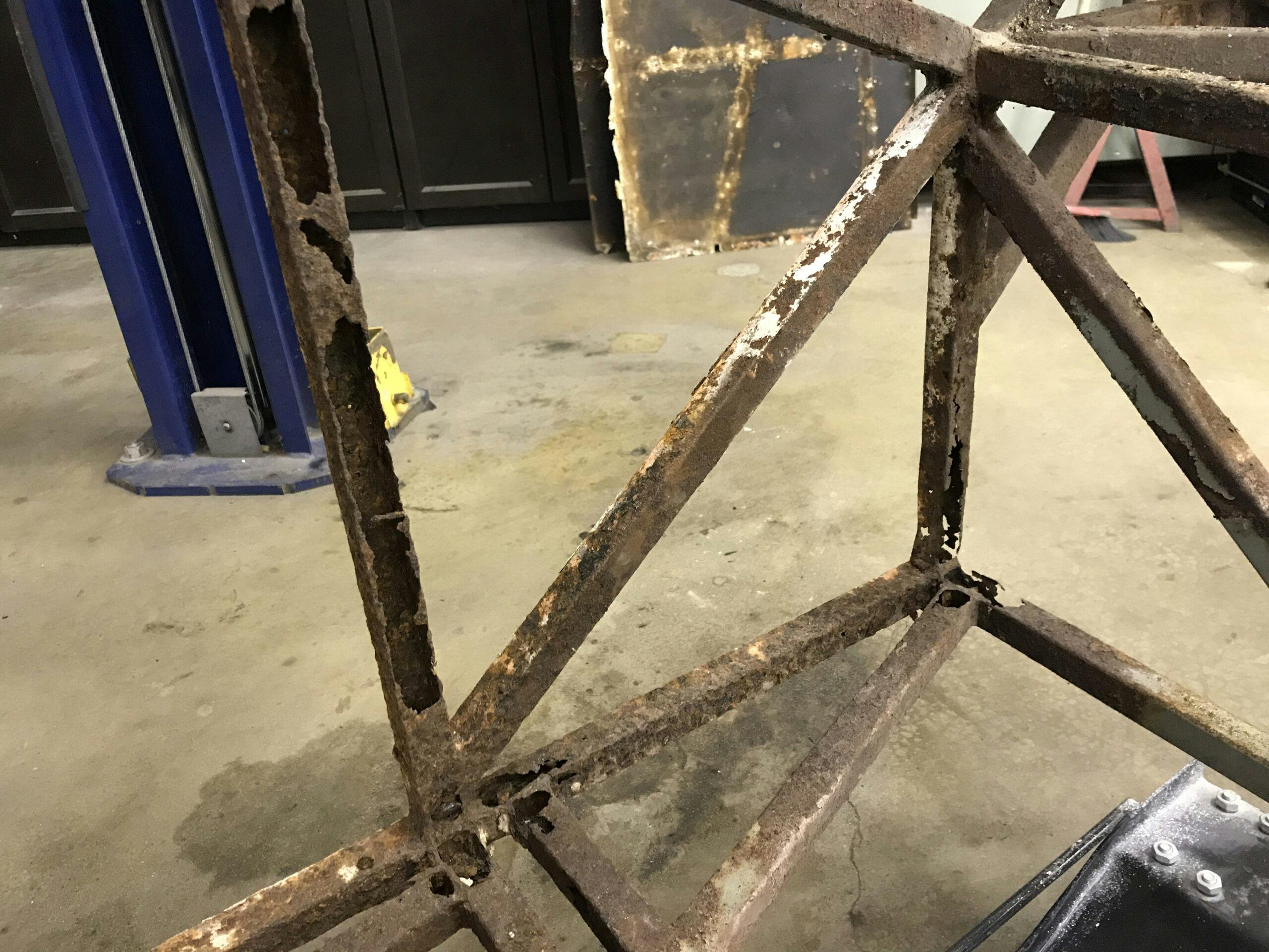 Gordon-Keeble frame rust