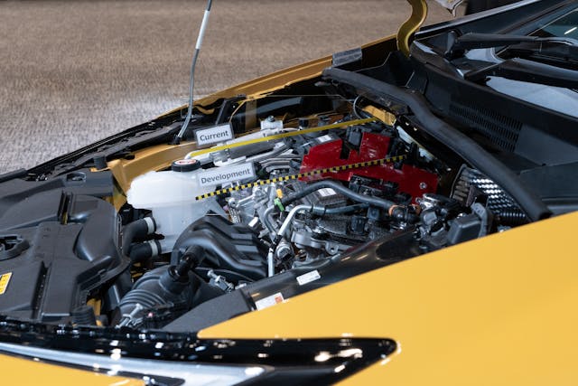 Um protótipo de carro equipado com motor 1.5L de 4 cilindros em linha atualmente em desenvolvimento pela Toyota Motor Corporation