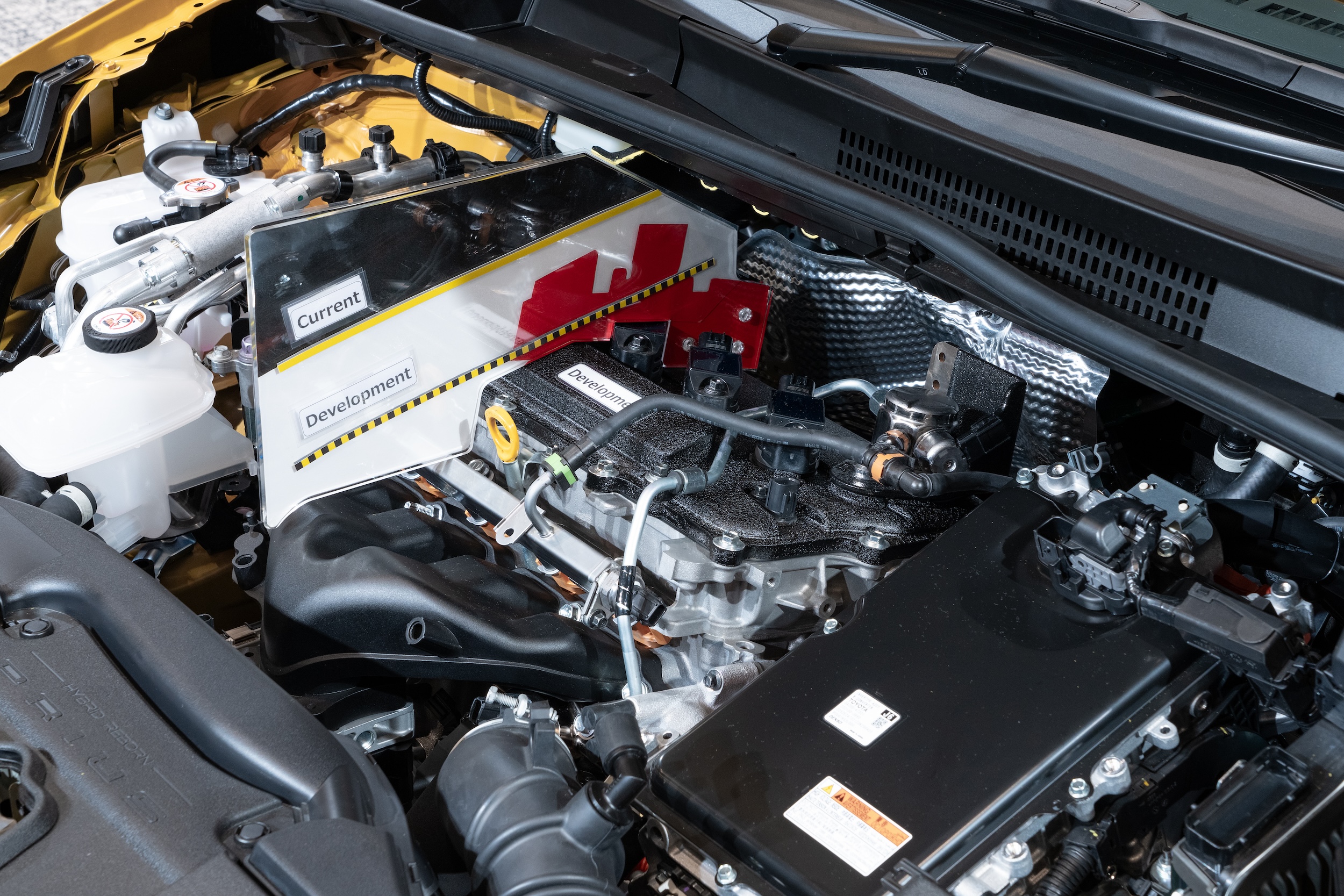 Um protótipo de carro equipado com motor 1.5L de 4 cilindros em linha atualmente em desenvolvimento pela Toyota Motor Corporation