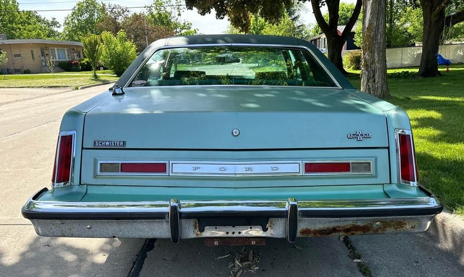 1977 Ford LTD II Brougham rear