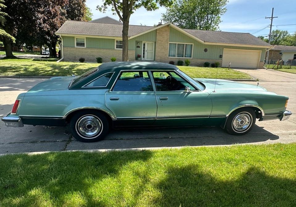 1977 Ford LTD II Brougham: Luscious in Light Jade side