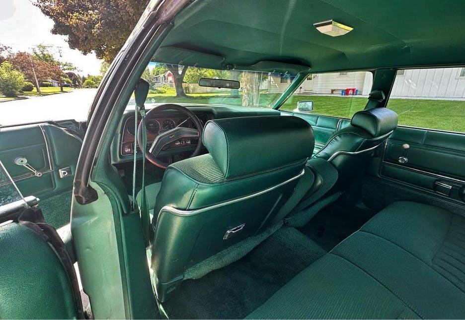 1977 Ford LTD II Brougham interior