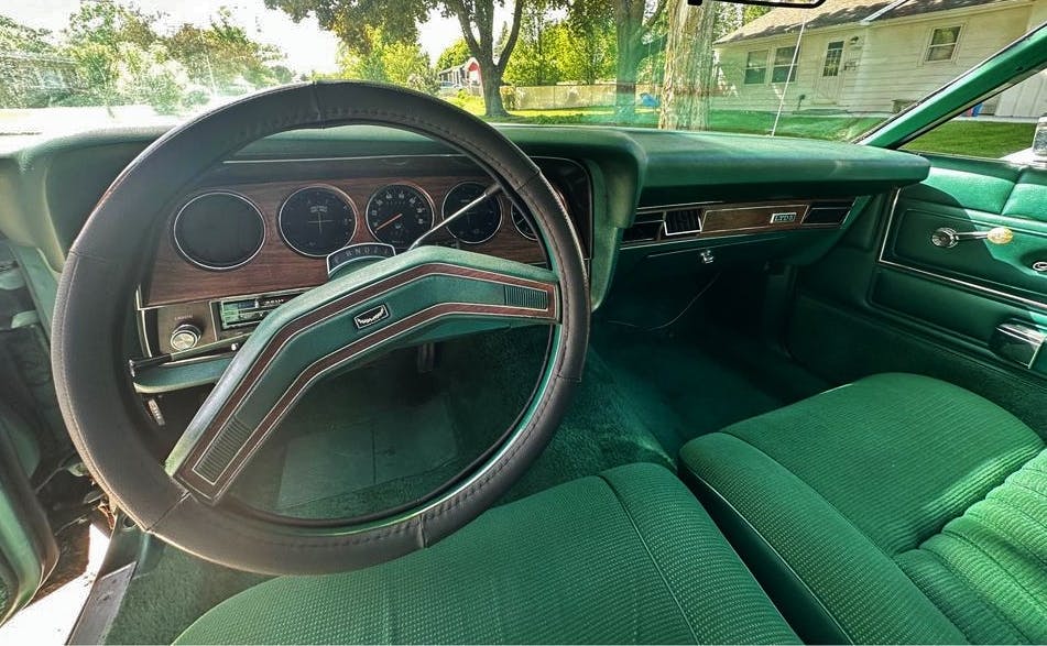 1977 Ford LTD II Brougham interior