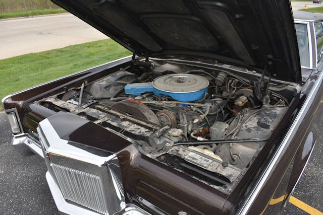1970 Lincoln Continental Mark III engine detail