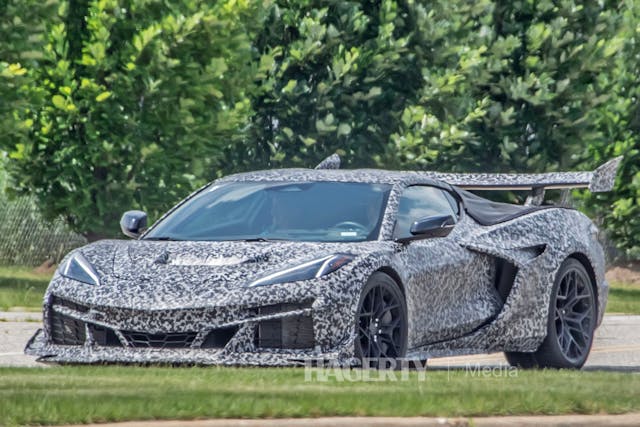 Chevrolet ZR1 front three quarter spy shot
