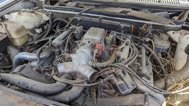 1989-Maserati-Biturbo-Spyder engine