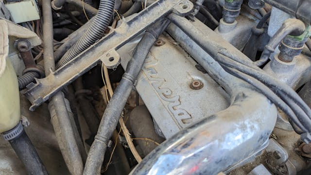 1989-Maserati-Biturbo-Spyder engine valve cover