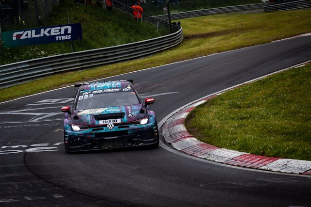 2024 Nürburgring 24 horas de corrida vw gti apexing
