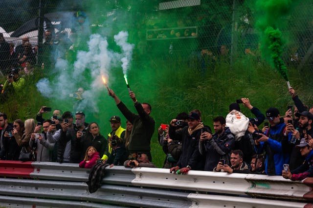 Fãs das 24 Horas de Nürburgring 2024