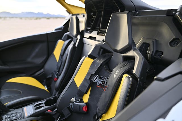 Can-Am-Maverick-R interior seats