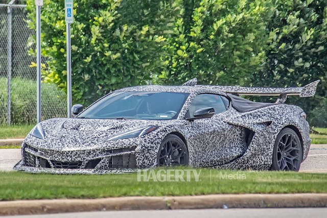 Chevrolet ZR1 front three quarter spy shot