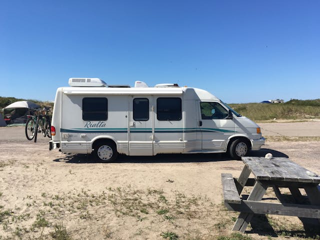 Hack Mechanic Rialta side profile at the beach