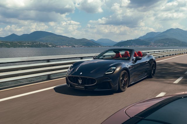 Maserati_GranCabrio_Trofeo_-_Night_Interaction_(17)_(1)_(1)