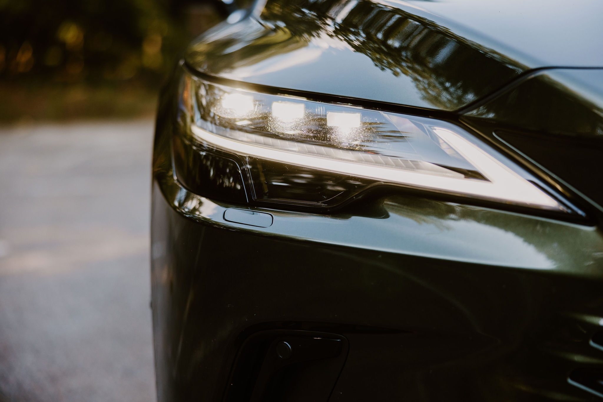 #2024 LEXUS RX450h ヘッドライト First Drive: 2024 Lexus RX 450h+ Luxury AWD Is in Familiar