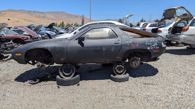 1979 Porsche 928 side
