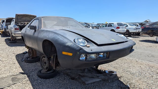 1979 Porsche 928 front three quarter