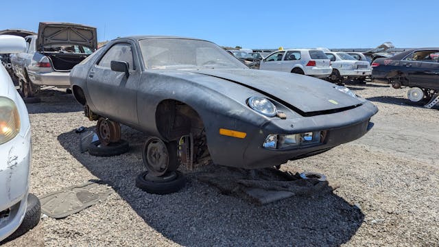 1979 Porsche 928 front three quarter