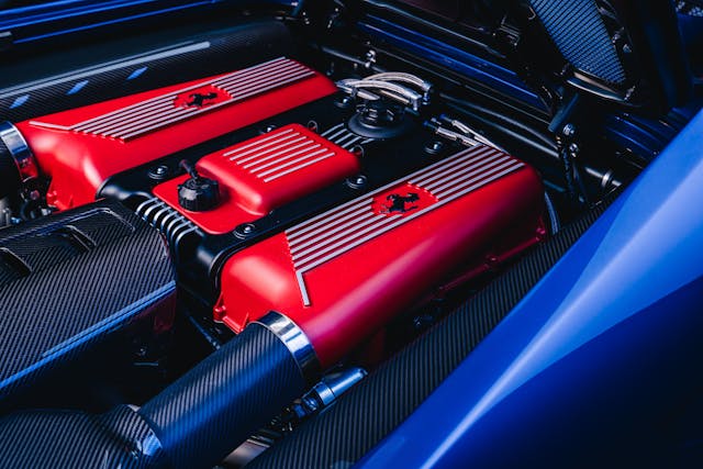 Evoluto Ferrari F355 engine bay
