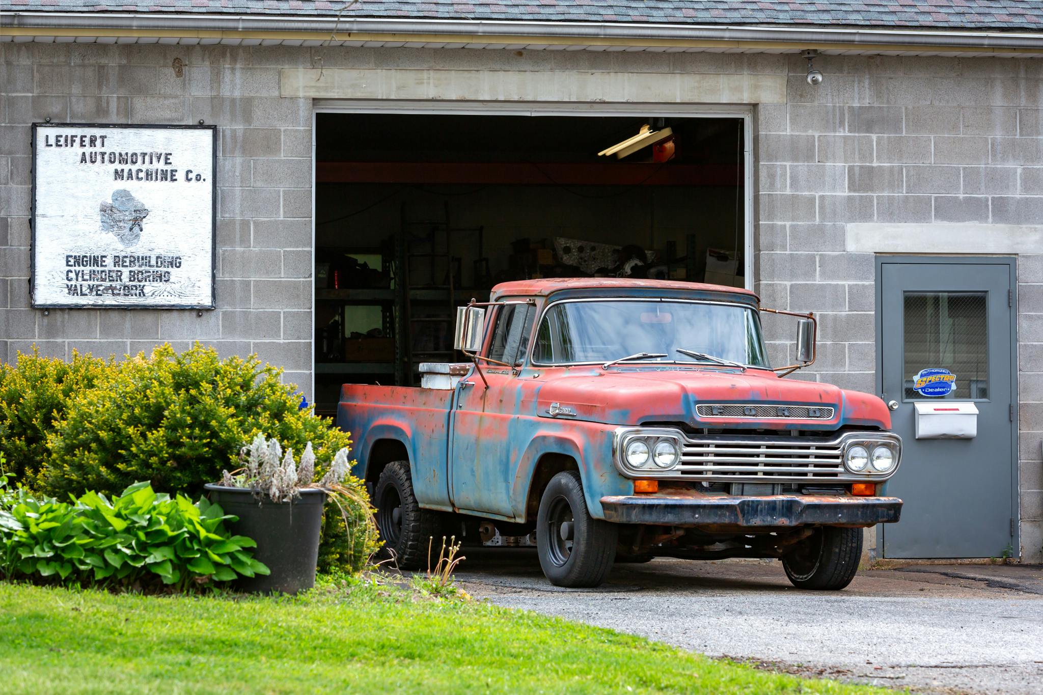 Leifert Auto Machine exterior