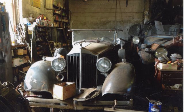 1920s/30s Packard barn find
