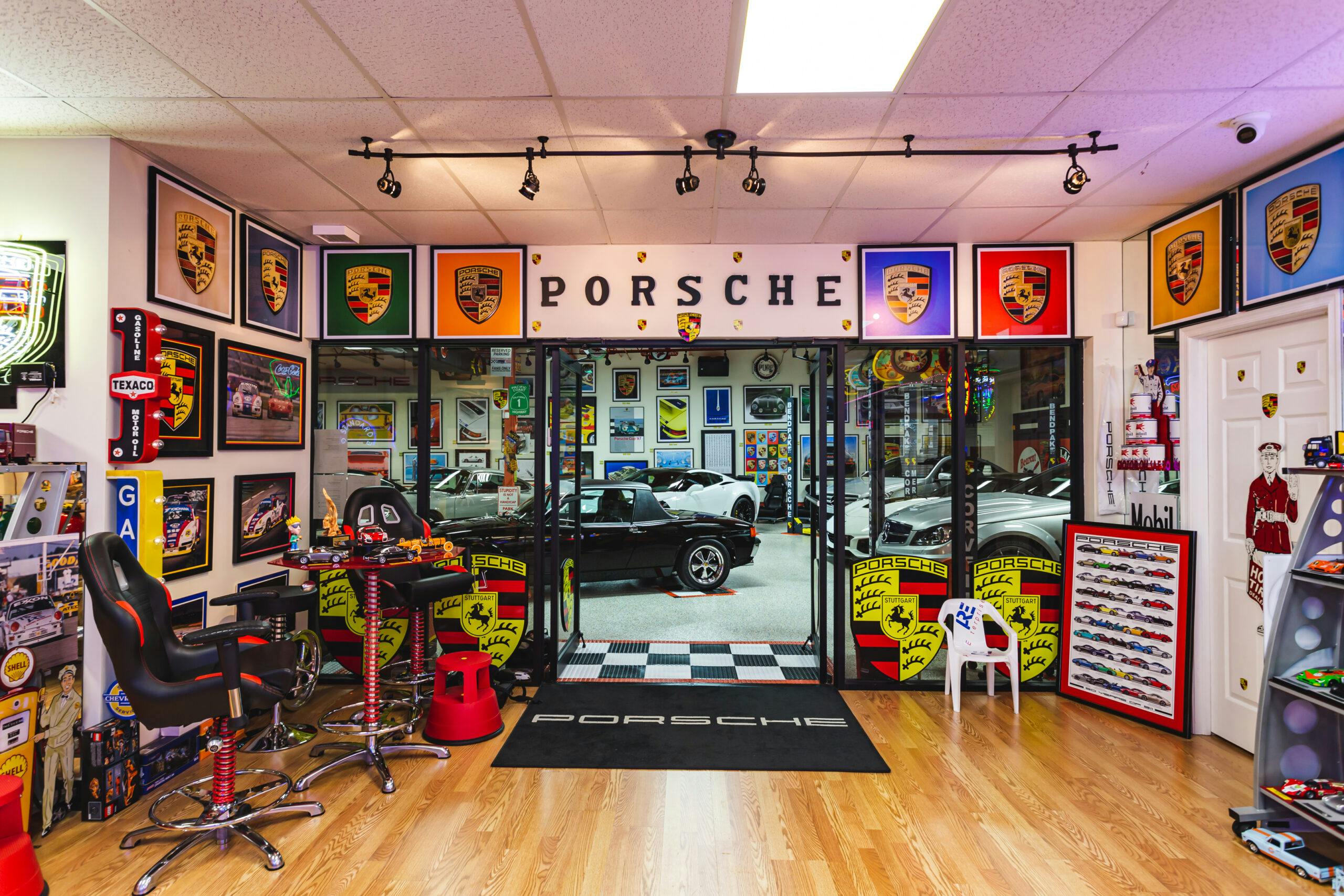 Raimist Florida car cave garage lobby