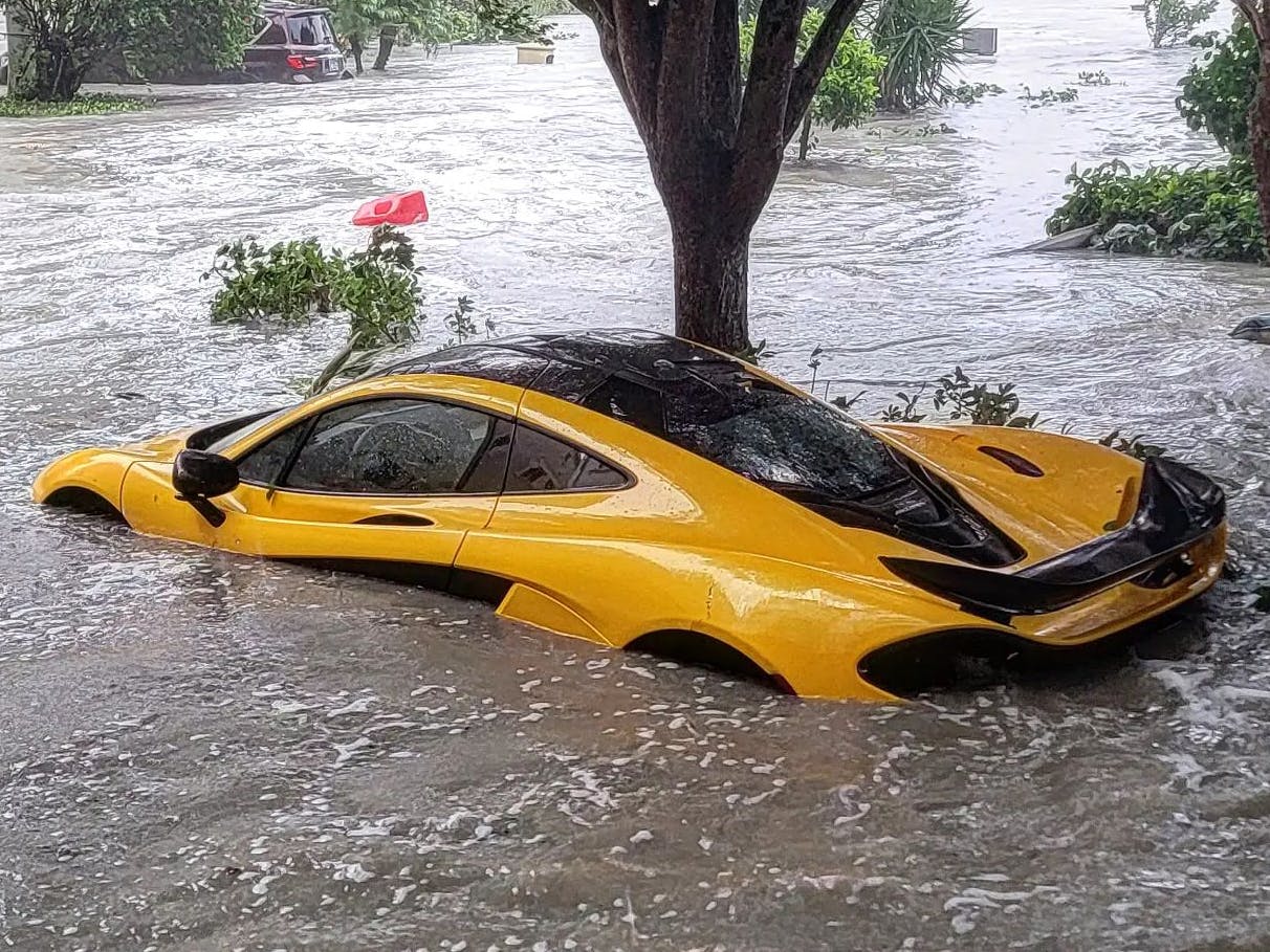 Tavarish-Fav-Eps flooded mclaren