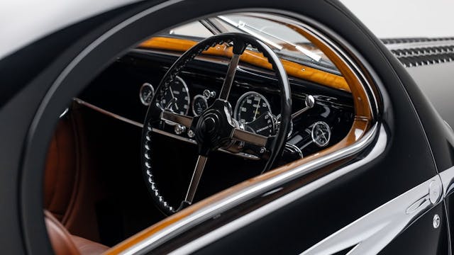 1938 Talbot-Lago T150 C steering wheel through window