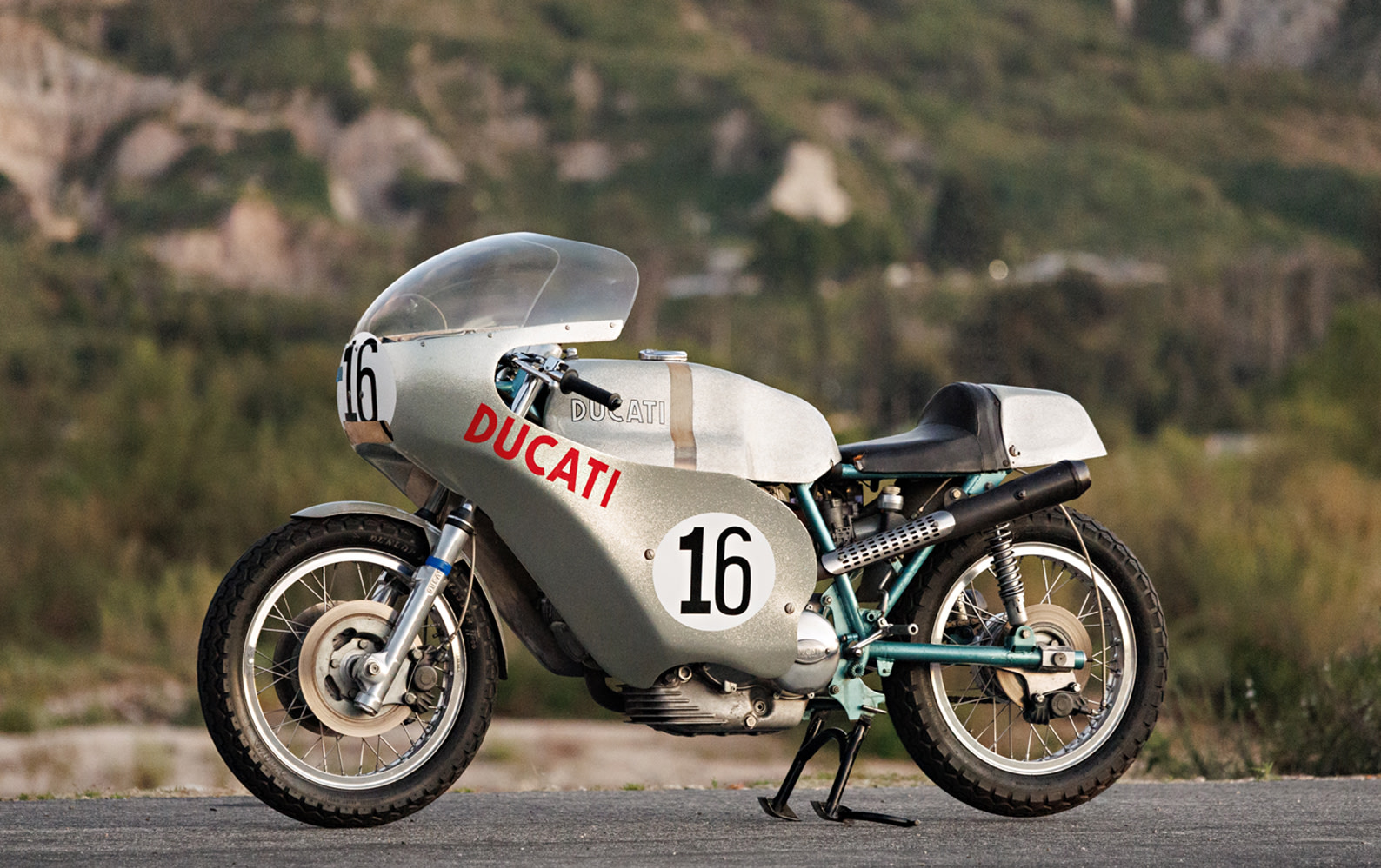 ブランド通販 Ducati a with Lifetime a Half 750 to Decided I Why Imola—and オートバイ・バイク