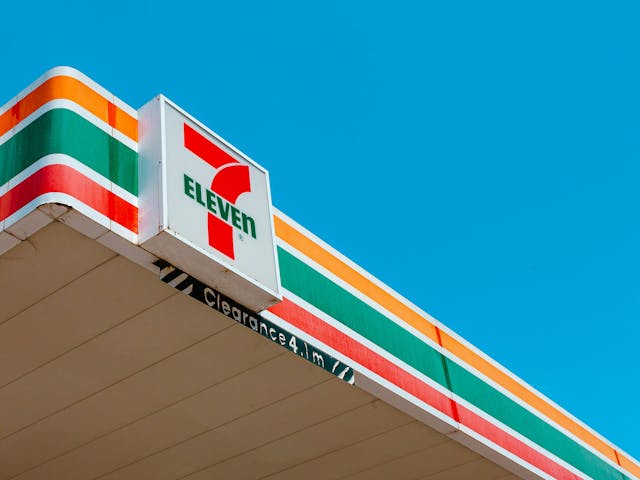 7-Eleven modern corner store