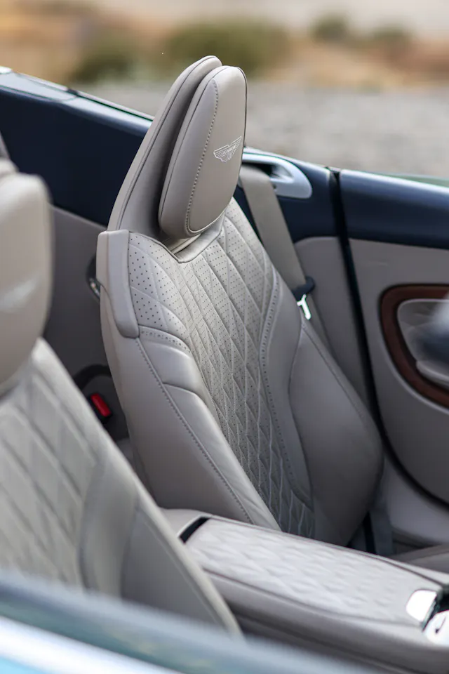 Aston Martin Db12 – photo 3