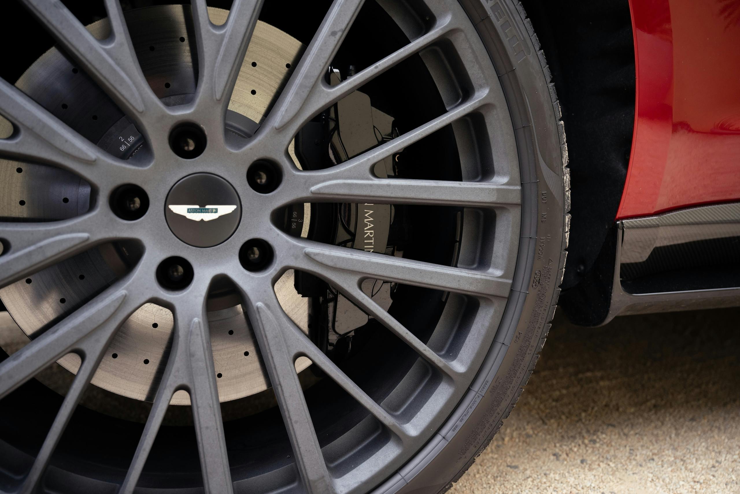 2025 Aston Martin DBX707 wheel tire brake