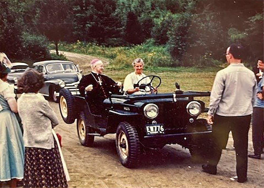 Maria-von-Trapp willys jeep