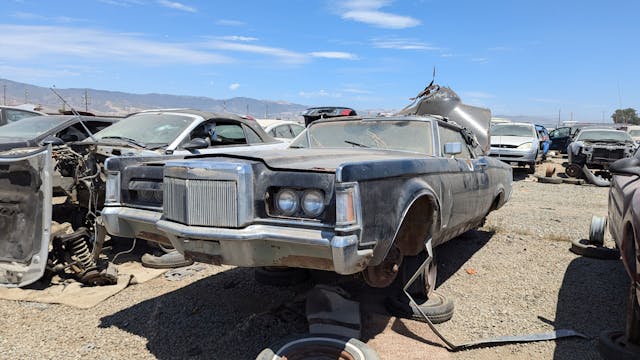 1971 Lincoln Continental Mark III front three quarter