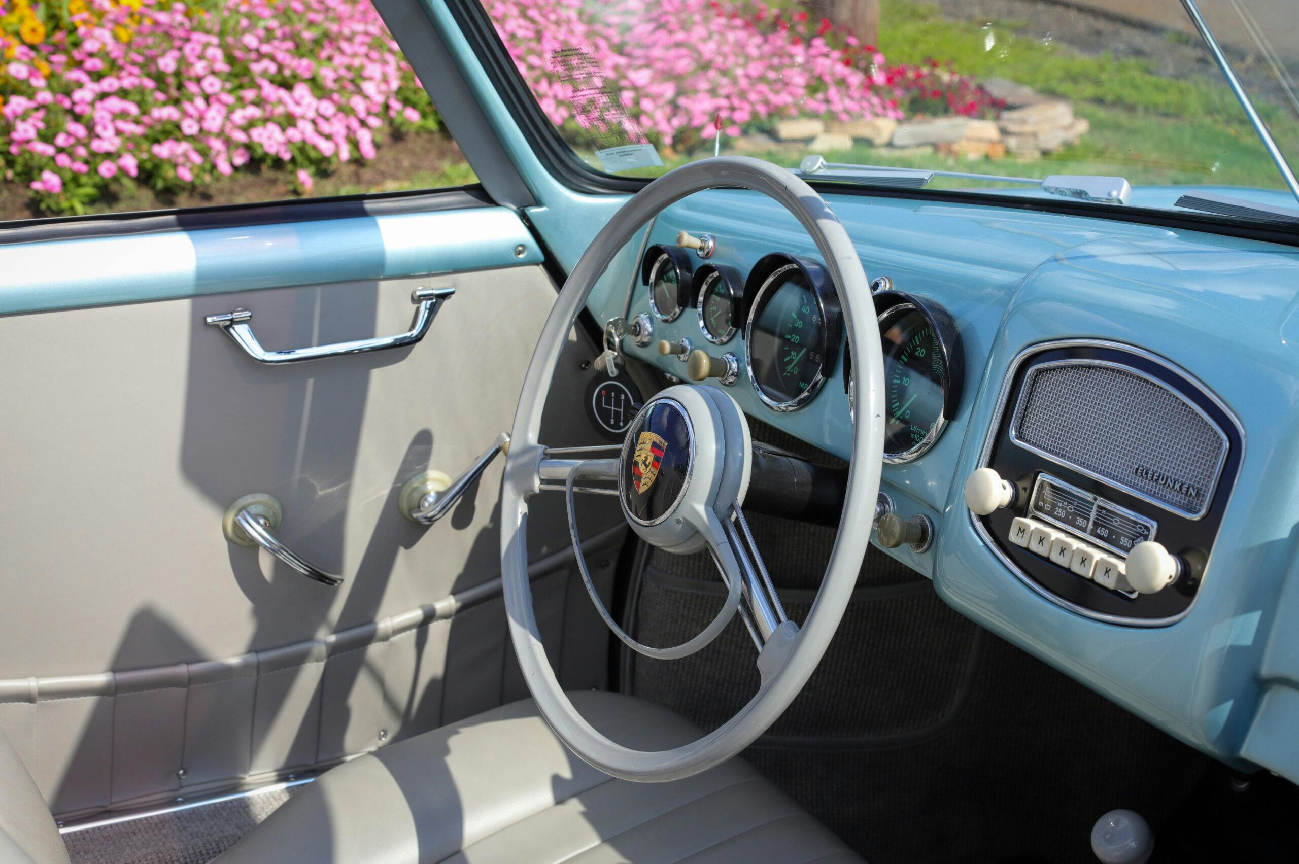 Porsche 356 interior