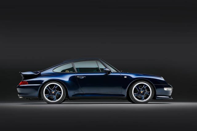 993 911 Turbo S side