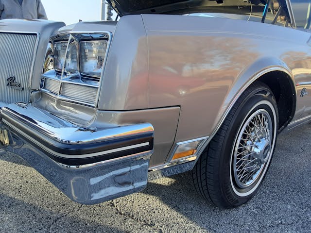 1985 Buick Riviera corner