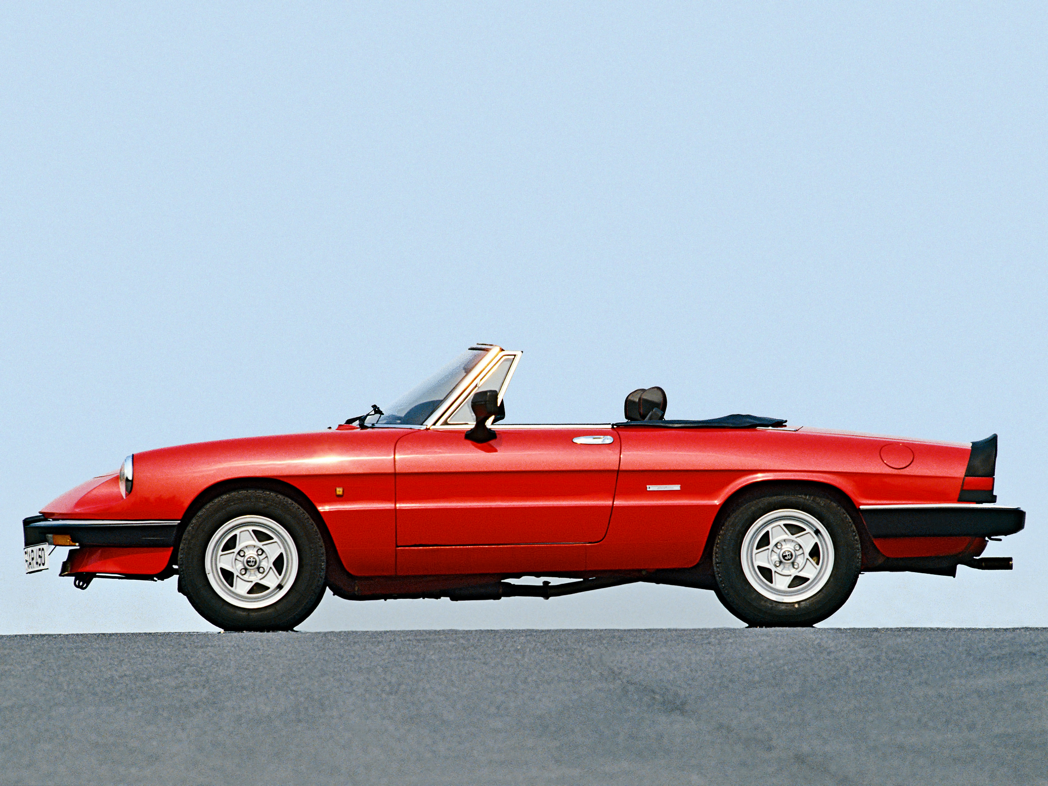 Your Handy 1983–90 Alfa Romeo Spider Buyer's Guide - Hagerty Media