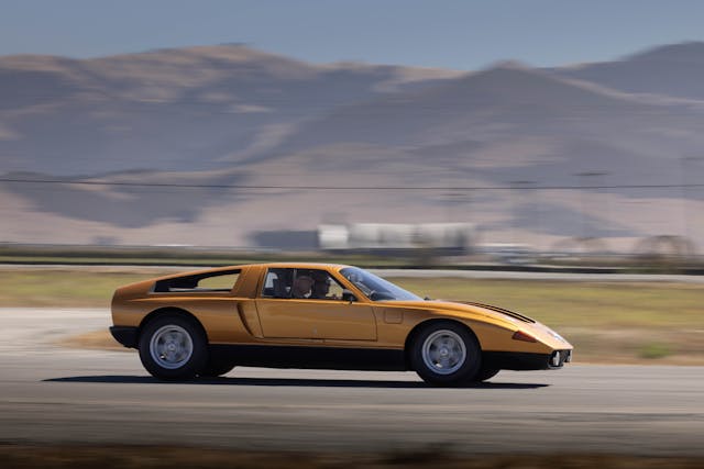 Mercedes-Benz C 111-II side action