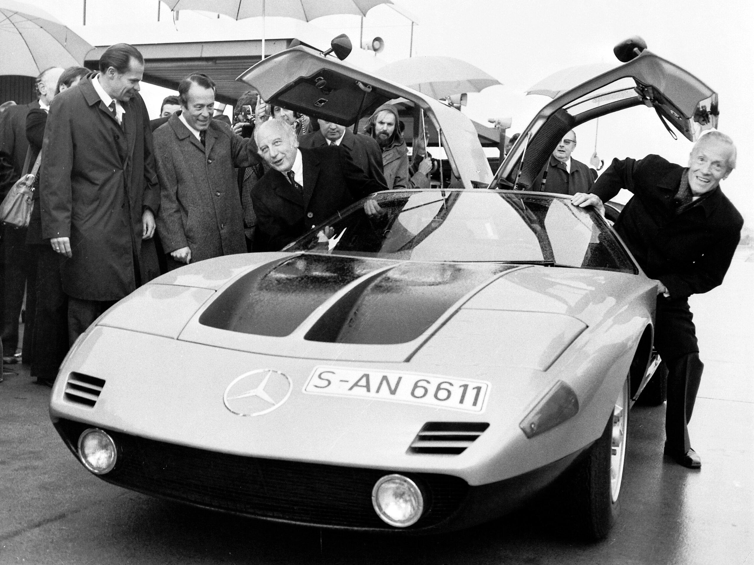 Mercedes-Benz C 111-II front black white