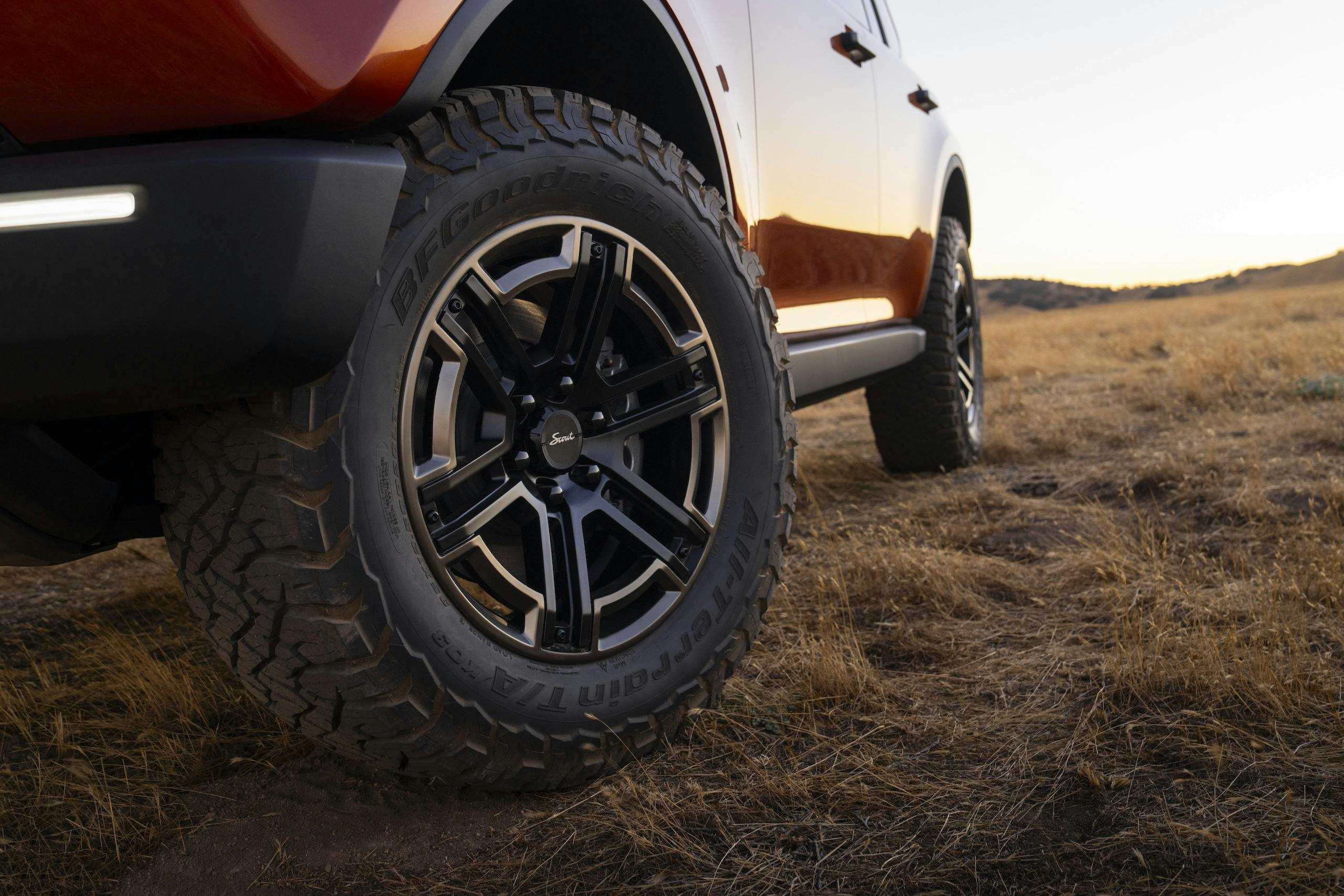 Scout Traveler wheel tire