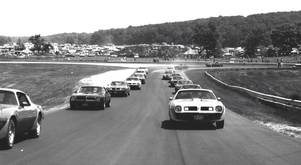 In the '70s, Pontiac Put a Firebird on an RV to Mark Its Territory ...