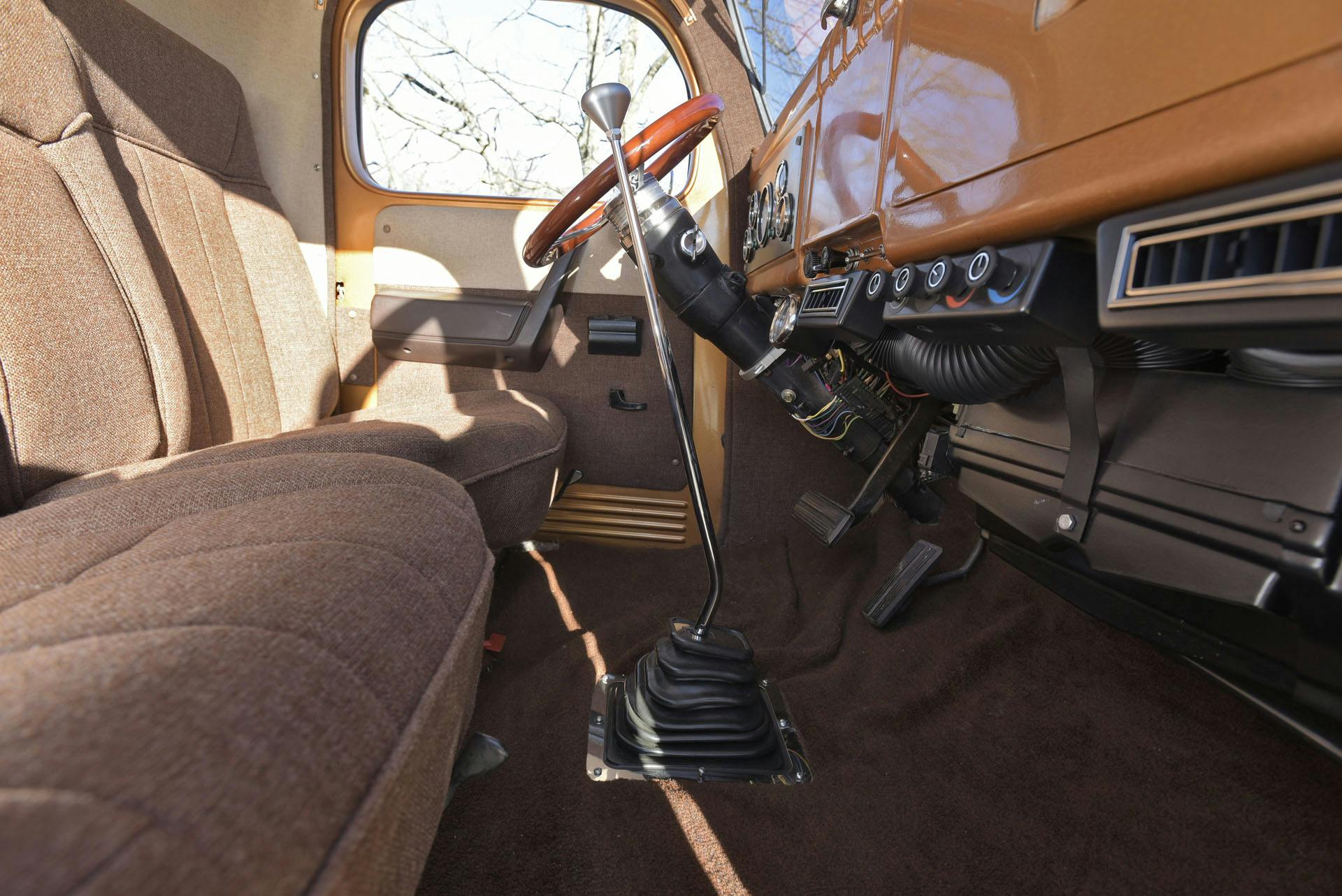 1946-Dodge-Custom-W-Series-Pickup interior