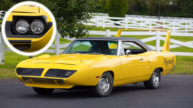 1970-Plymouth-Superbird-popup headlights