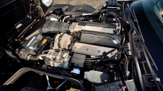 1992 Chevrolet Corvette LT1 engine
