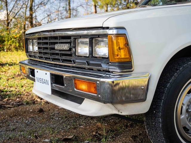 1983 Nissan 720 pickup front end close