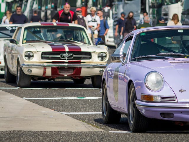 Mustang vs. 911