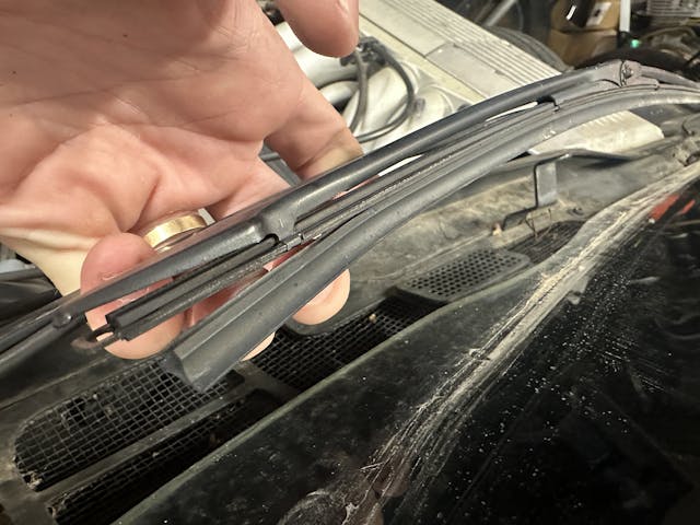 1985 Corvette damaged wiper